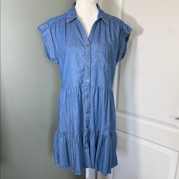 Tommy Hilfiger Dresses & Skirts - Tommy Hilfiger Chambray Button Front Shirt Dress Size 8 Blue Denim Tiered